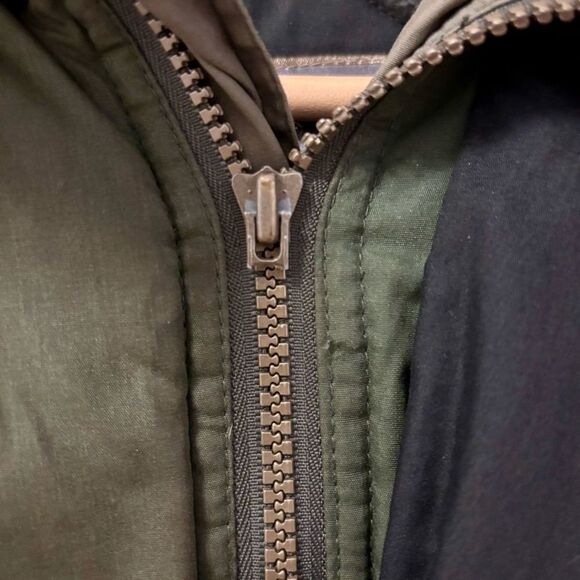 Below Zero by S Rothschild Forest Green Puffer Jacket With Hood, Lots of Pockets - Picture 8 of 11